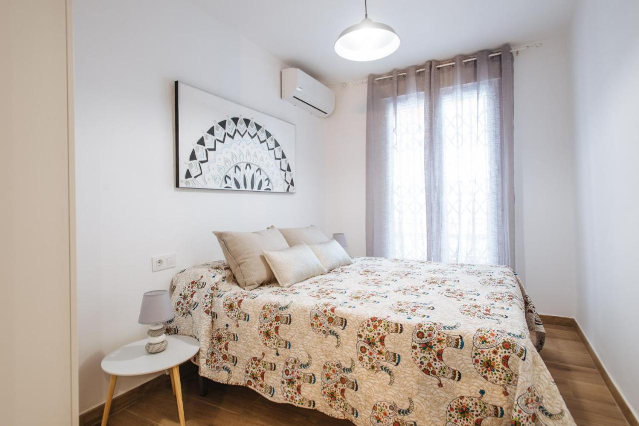 El Apartamento Del Reloj De Sol Sevilla Buitenkant foto