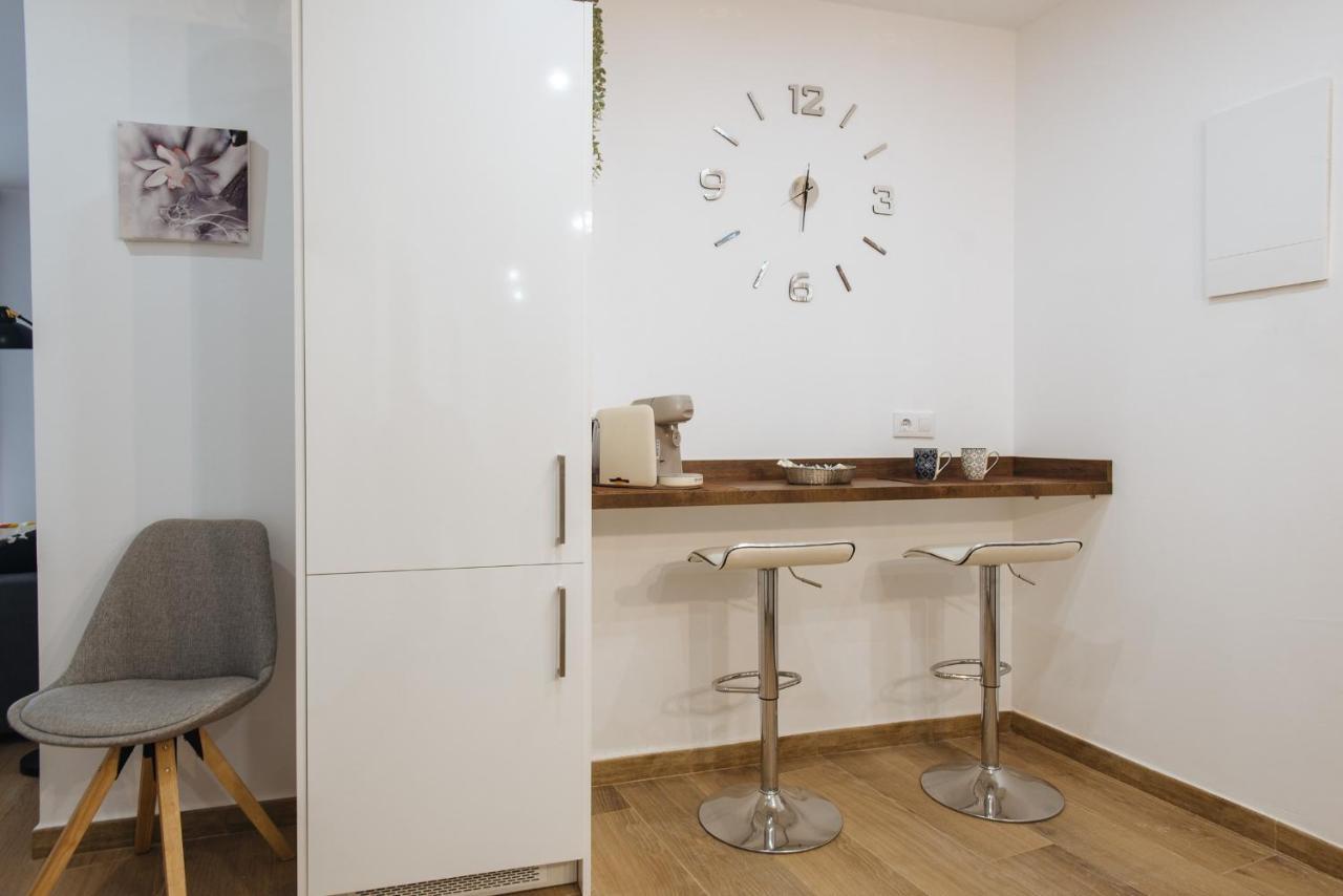 El Apartamento Del Reloj De Sol Sevilla Buitenkant foto