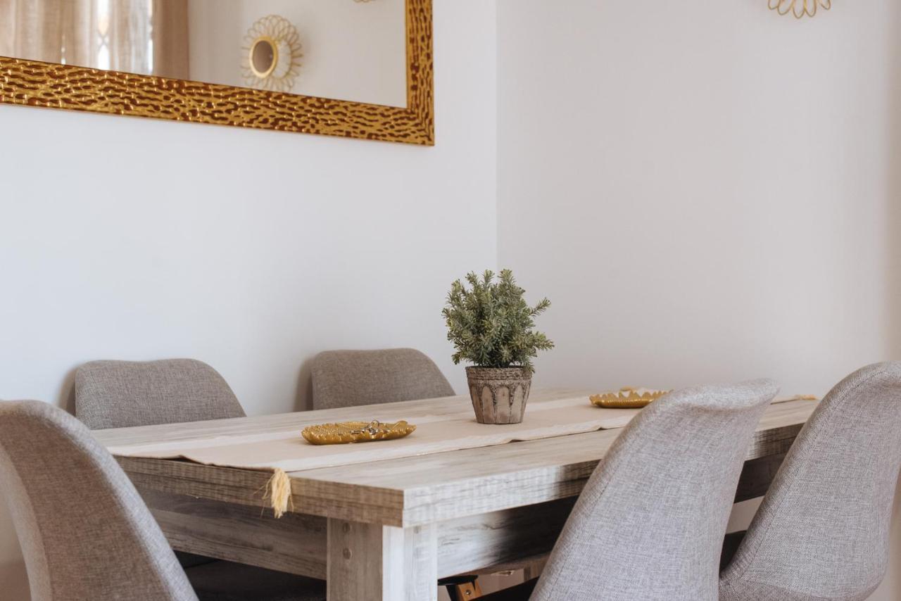 El Apartamento Del Reloj De Sol Sevilla Buitenkant foto